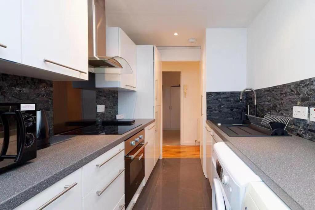 Light-Luxury Flat Lägenhet Glasgow Exteriör bild